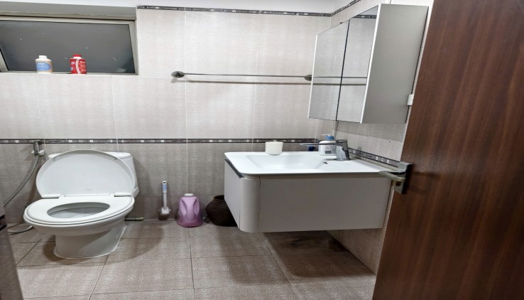 Cho thuê căn hộ chung cư Vũ Phạm Hàm 96m2, 2 ngủ, 15 Triệu - Full đồ